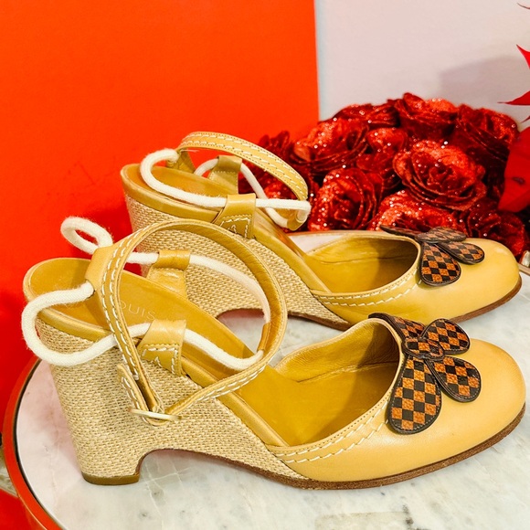 Louis Vuitton Beige Checkered Women's Shoes - Picture 3 of 13
